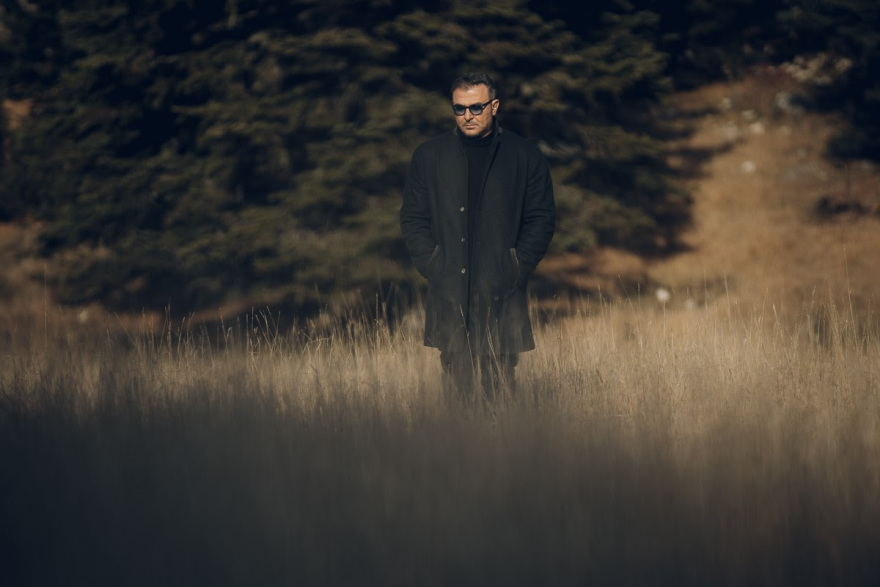 Αντώνης Ρέμος: Βackstage από το video clip για τη νέα του επιτυχία «Όλα τα Δάκρυα»