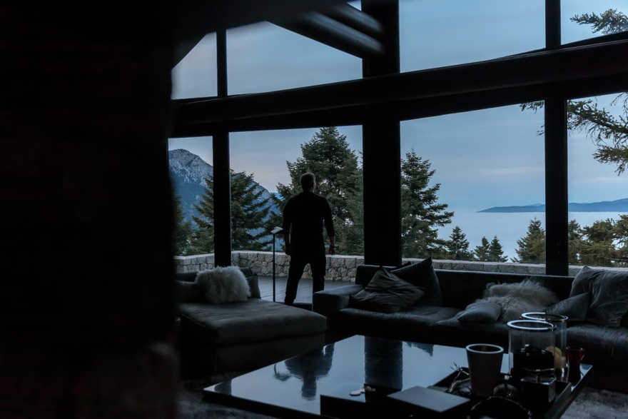 Αντώνης Ρέμος: Βackstage από το video clip για τη νέα του επιτυχία «Όλα τα Δάκρυα»