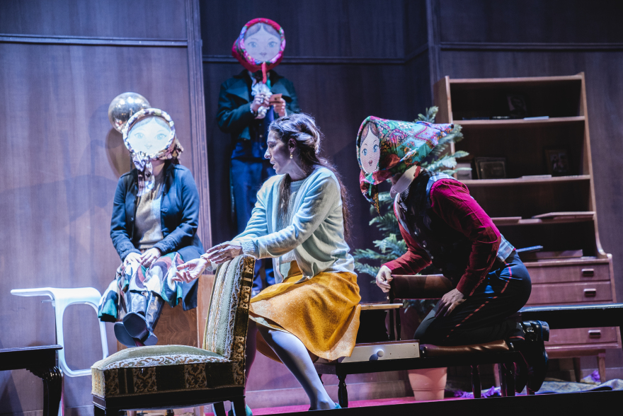 Καρυοφυλλιά Καραμπέτη, Αθηνά Μαξίμου, Μαρία Κεχαγιόγλου: Οι «Τρεις Αδελφές» ανεβαίνουν στο Θέατρο «Βεάκη»