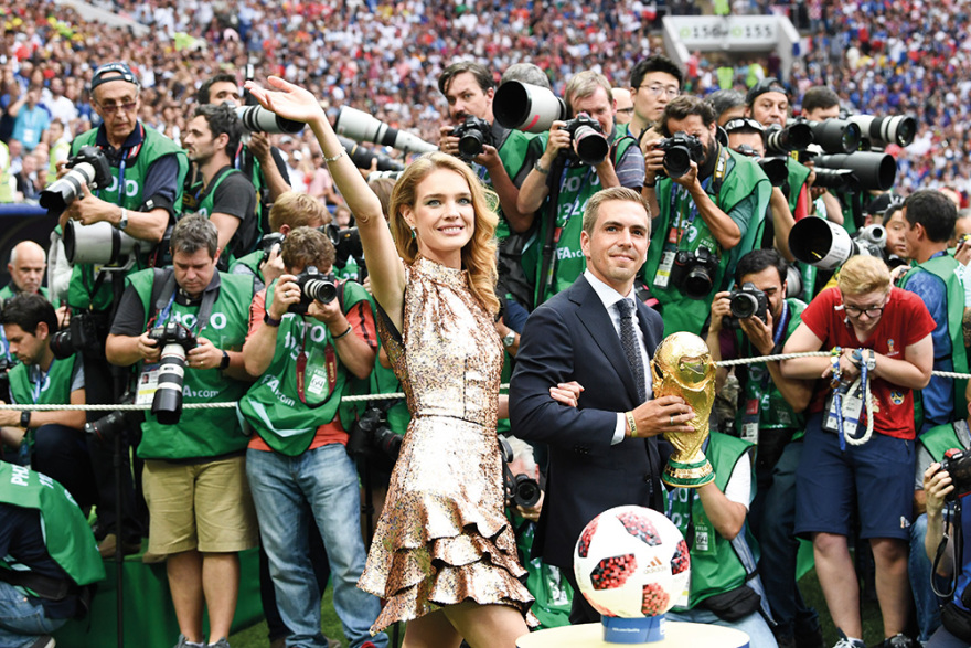 Ναταλία Βοντιάνοβα - Αντουάν Αρνό: Η Σταχτοπούτα και ο Κροίσος 