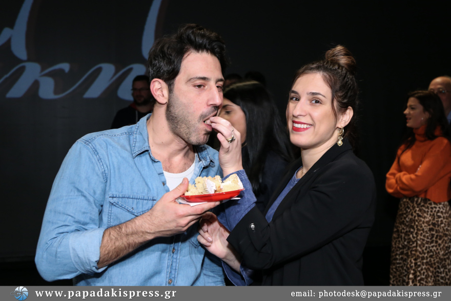 «Κι από Σμύρνη...Σαλονίκη»: Το φλουρί έπεσε σε όλους!