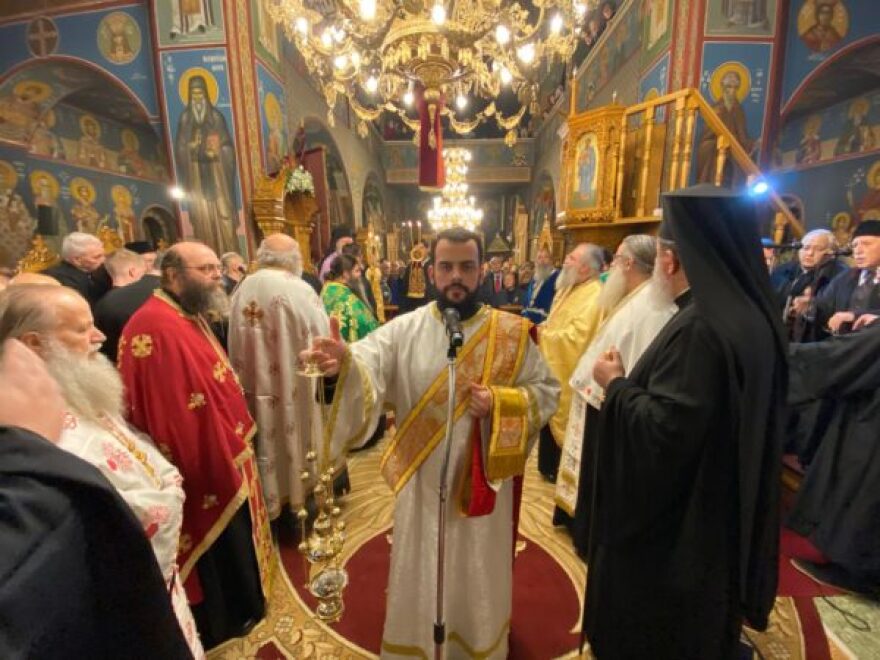 Ο Εσπερινός στον ιερό ναό του Αγίου Αντωνίου στα Άνω Πατήσια - Δείτε φωτογραφίες 