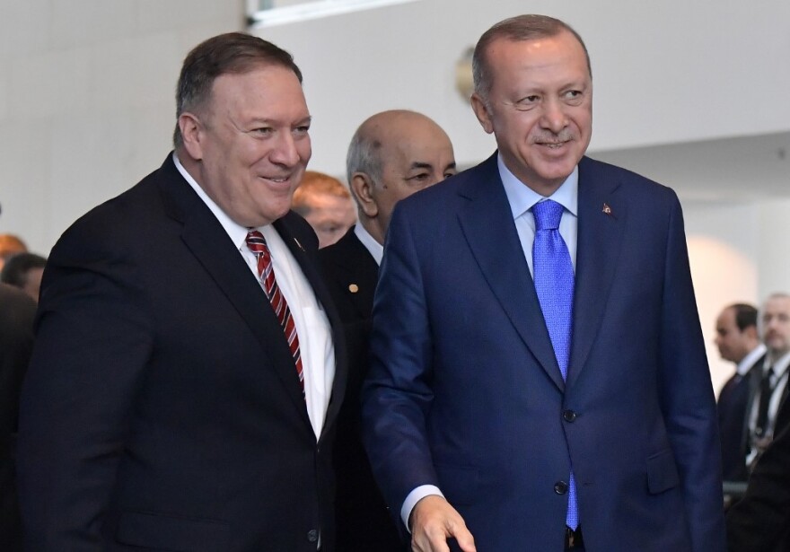 Διάσκεψη για τη Λιβύη - Tα ευτράπελα: Η Μέρκελ τρώει τα νύχια της και ψάχνει τον Πούτιν