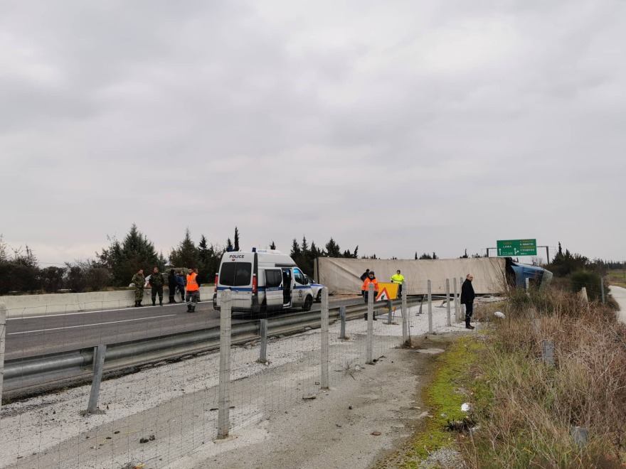 Λάρισα: Τροχαίο με νταλικά στην Εθνική οδό 
