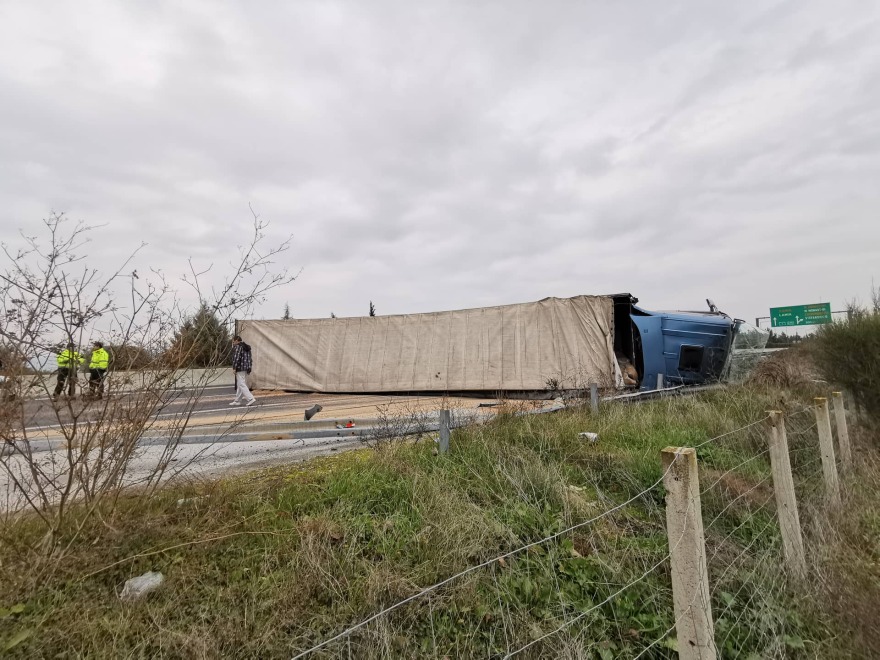 Λάρισα: Τροχαίο με νταλικά στην Εθνική οδό 