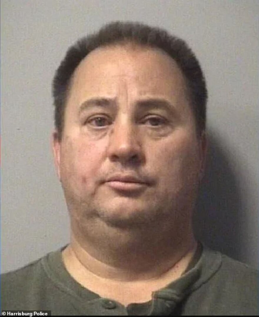 Βίντεο: Πατέρας ορμάει στον αντίπαλο του έφηβου γιου του σε αγώνα πάλης γιατί έκανε... αντικανονική λαβή