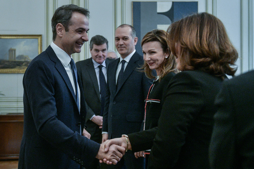 Συνάντηση Μητσοτάκη - εφοπλιστών: Δωρεά έξι εκατ. ευρώ για νέες τουαλέτες και κλινοσκεπάσματα στα νοσοκομεία