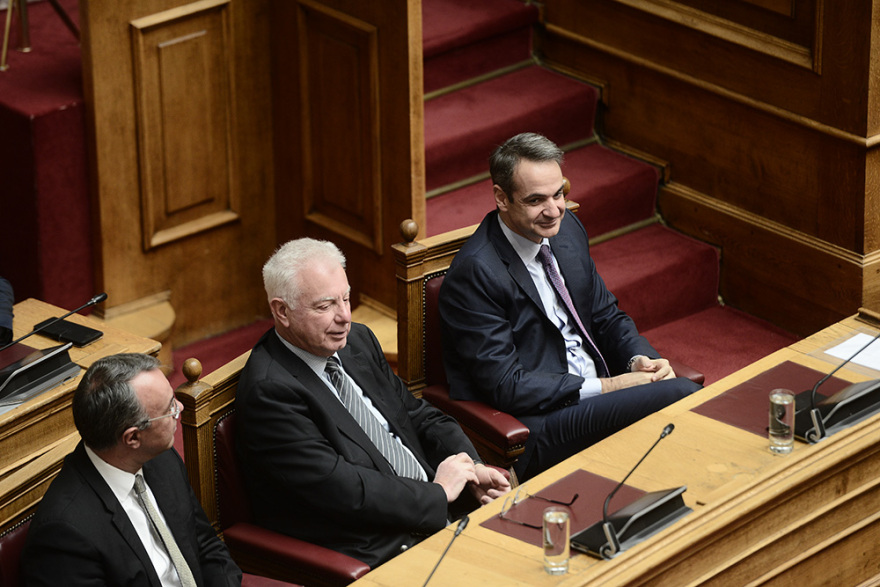 Η Κατερίνα Σακελλαροπούλου πρώτη γυναίκα Πρόεδρος της Δημοκρατίας με 261 ψήφους