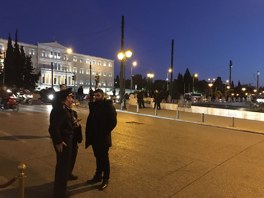 Συνάντηση «Βig 4»: «Χαμός» από δημοσιογράφους και κάμερες έξω από το ξενοδοχείο 