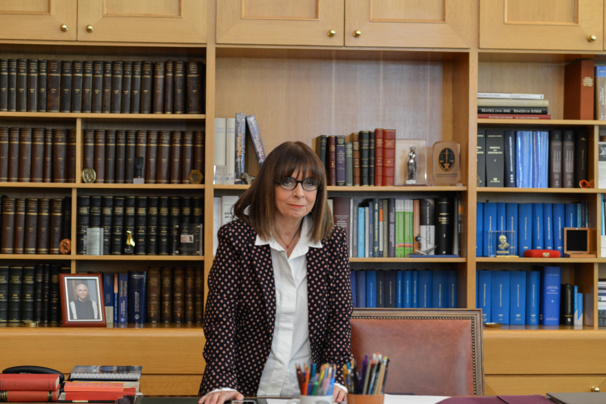 Εκλογή Σακελλαροπούλου: Οι απόντες, το ποίημα Τασούλα και το «αντίο» στο ΣτΕ