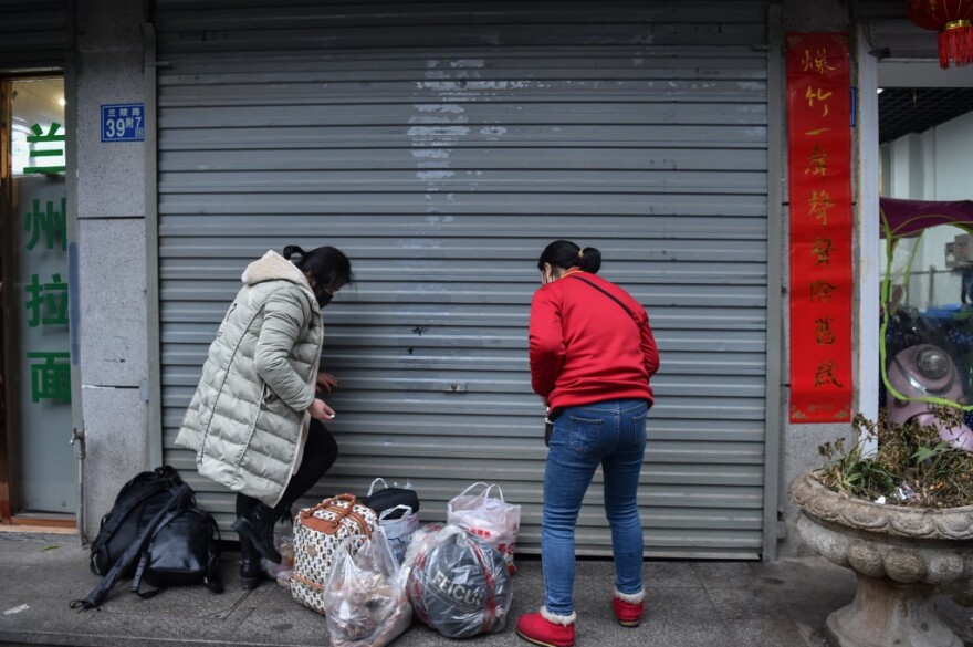 Κοροναϊός: Και δεύτερη πόλη σε «καραντίνα» - Πανικός στην αποκλεισμένη Ουχάν των 11 εκατ. κατοίκων