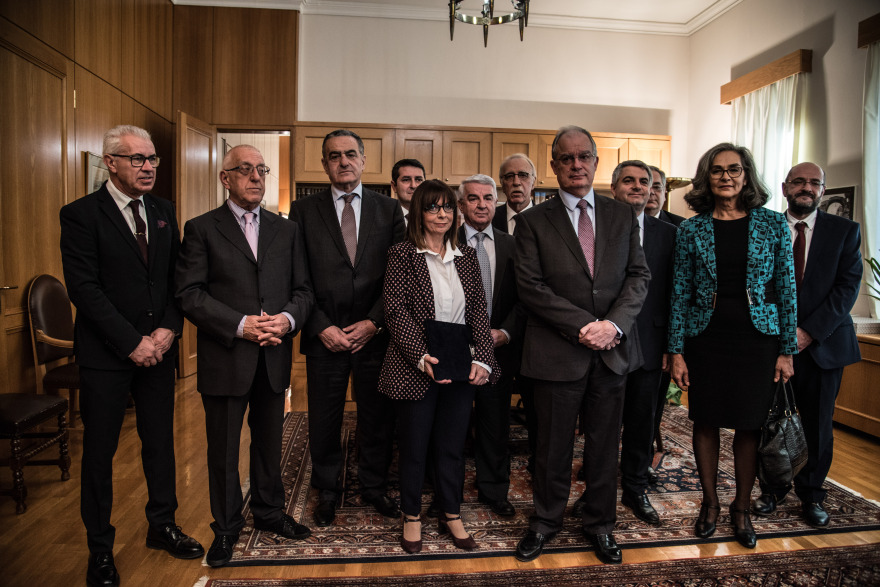 Εκλογή Σακελλαροπούλου: Οι απόντες, το ποίημα Τασούλα και το «αντίο» στο ΣτΕ