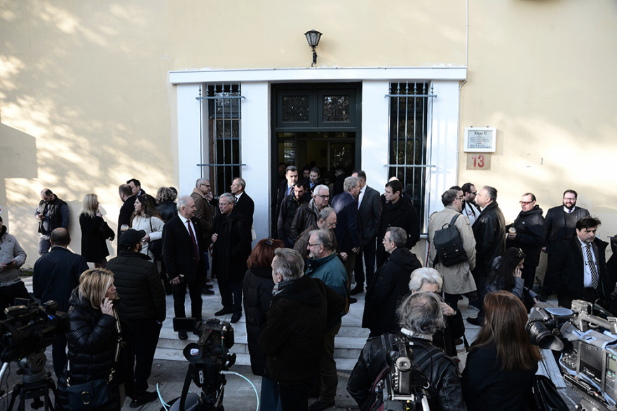 Ξεκινά η δίκη για την τραγωδία στη Μάνδρα: Στο εδώλιο Δούρου, πρώην δήμαρχοι και πολεοδόμοι