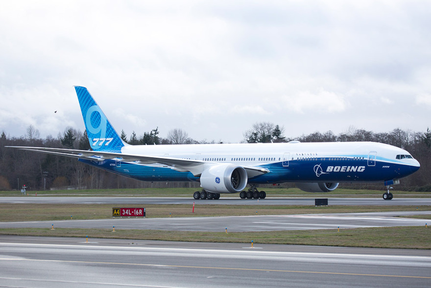 Boeing: Ο «γίγας» των αιθέρων 777Χ έκανε την παρθενική του πτήση (βίντεο)