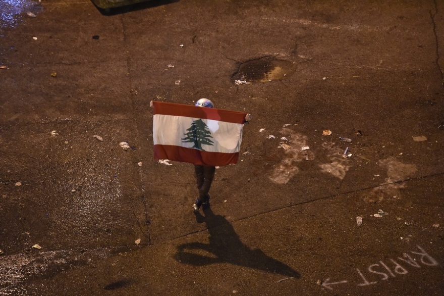 Λίβανος: Βίαιες συγκρούσεις διαδηλωτών με αστυνομικούς στο κέντρο της Βηρυτού