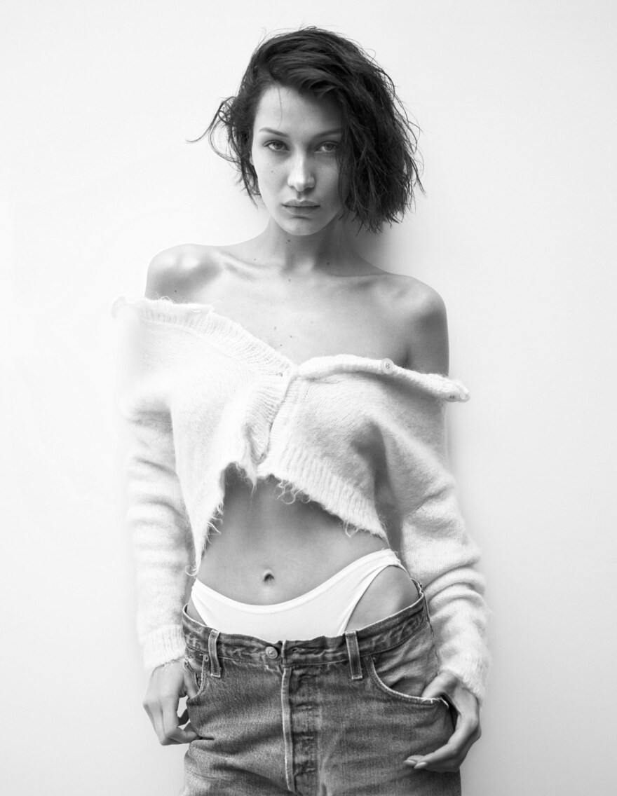 Τζίτζι και Μπέλα Χαντίντ: Οι δύο αδερφές στην πιο σέξι φωτογράφισή τους 