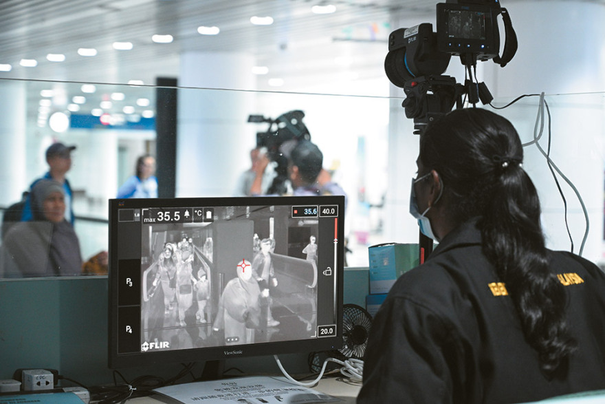 Κοροναϊός: Πώς «γεννήθηκε» ο θανατηφόρος ιός από τις κινέζικες σούπες με νυχτερίδες και φίδια