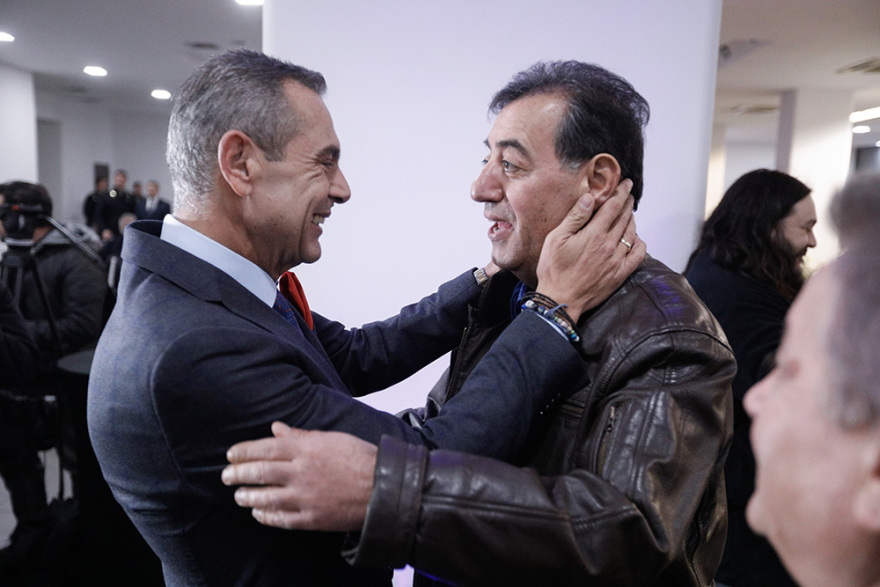 «Πρεμιέρα» Καμμένου ως ντίλερ... αυτοκινήτων - Ποιοι έδωσαν το «παρών»