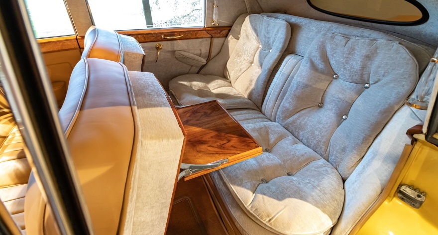 Γαλλία: Στο «σφυρί» Ferrari του Σουμάχερ και η χρυσή Rolls Royce της Ζα Ζα Γκαμπόρ