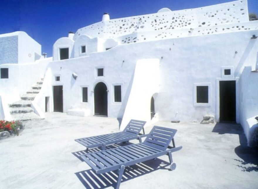 Πέθανε ο σπουδαίος Έλληνας σχεδιαστής μόδας Γιάννης Τσεκλένης