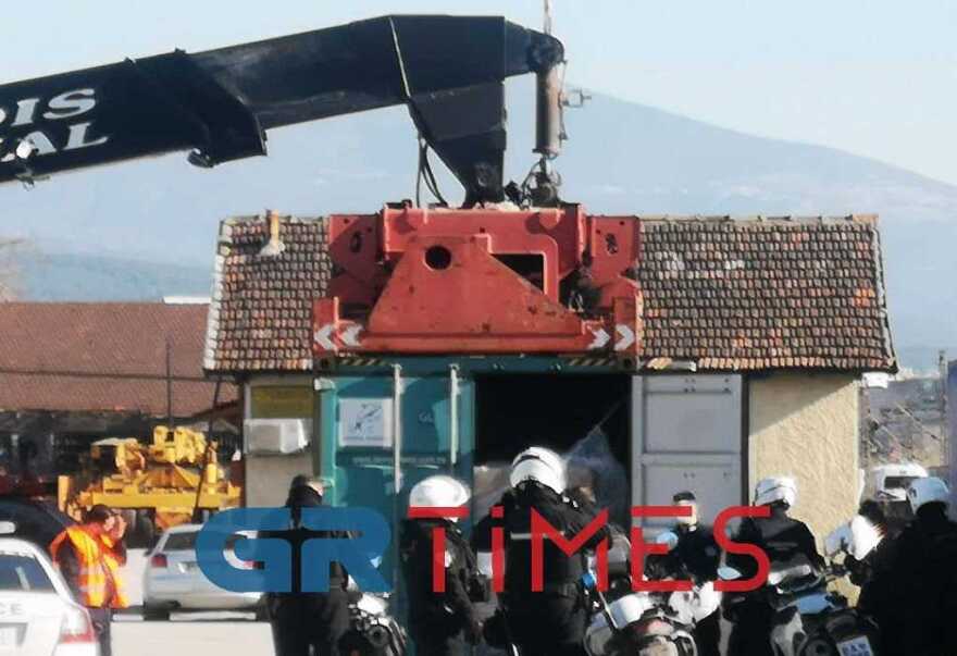 Θεσσαλονίκη: Εντοπίστηκαν 4 μετανάστες κλειδωμένοι μέσα σε κοντέινερ