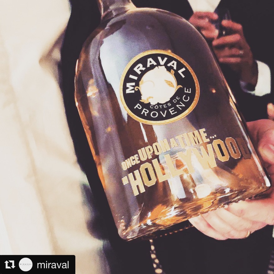 Μπραντ Πιτ: Αγκαλιές με την Τζένιφερ και business με την Αντζελίνα