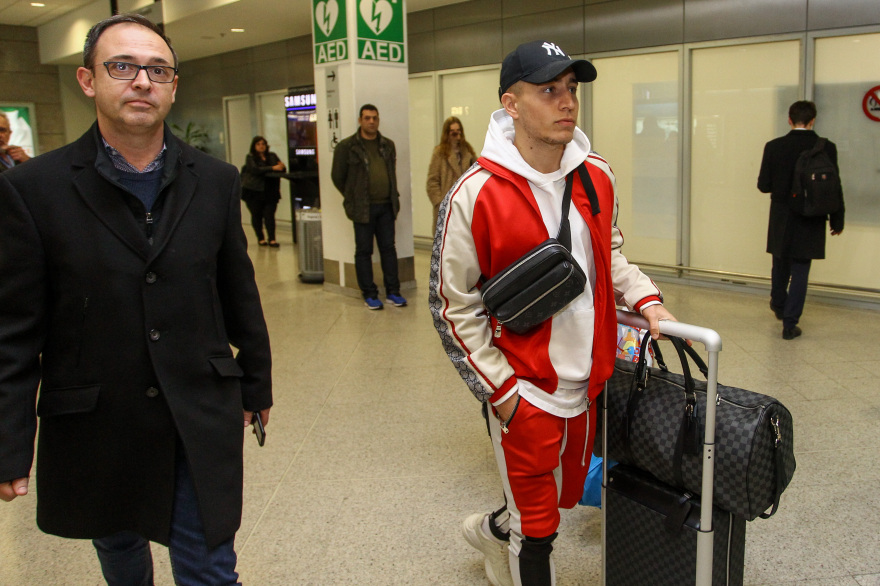 Έφτασε στην Ελλάδα για τον Ολυμπιακό ο Μορ