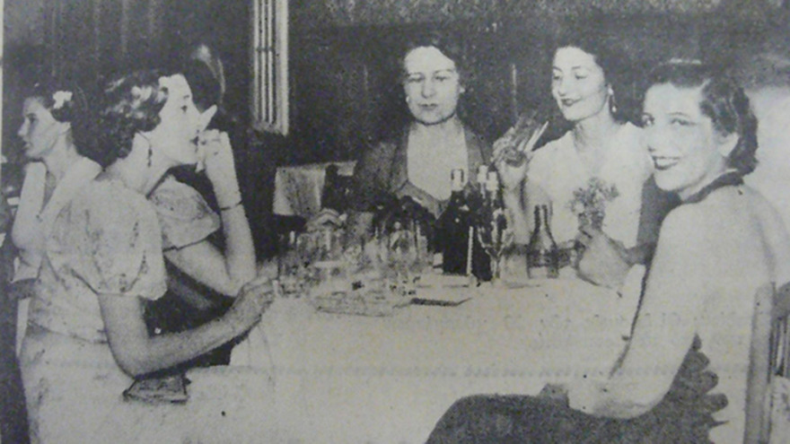 Ανιό α λα παριζιέν... (σε μια κοσμική συνοικιακή ταβέρνα)