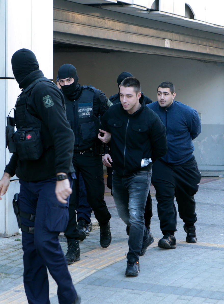 Περιγραφή-σοκ για τη δολοφονία Τοπαλούδη: «Ο ένας της κράταγε τα χέρια και ο άλλος την χτύπαγε με το σίδερο»