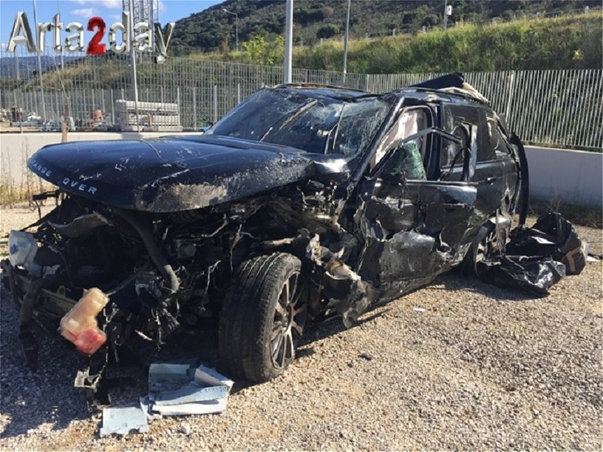 Σοβαρό τροχαίο για τον Mr. Ζαγόρι: Ένα σκασμένο ελαστικό, το κατεστραμμένο αυτοκίνητο και το «χέρι του Θεού»