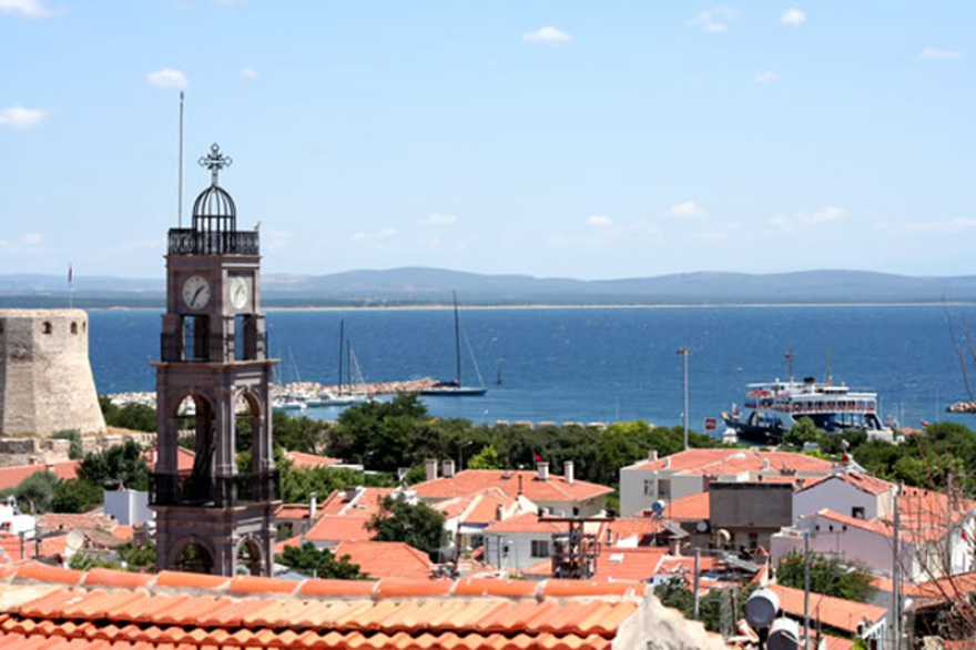 Τένεδος: το ελληνικότατο νησί που έγινε παράδεισος της τουρκικής ελίτ