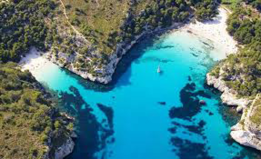 Τένεδος: το ελληνικότατο νησί που έγινε παράδεισος της τουρκικής ελίτ