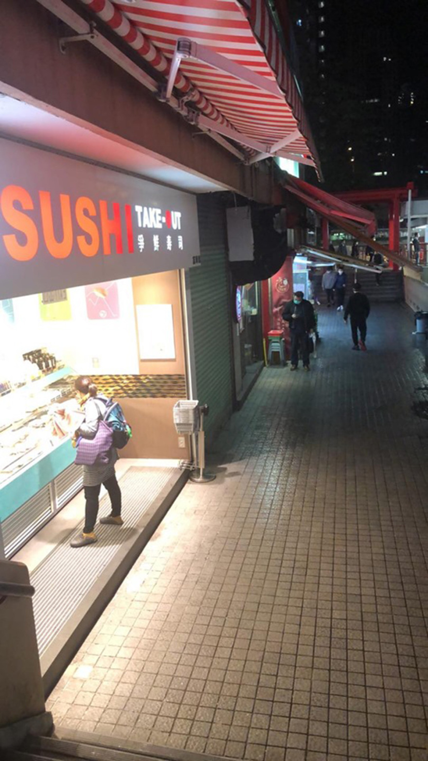 Έλληνας του Χονγκ Κονγκ περιγράφει στο protothema.gr: «Σκοτωνόμαστε για τις μάσκες»