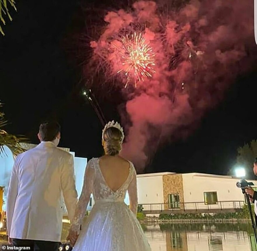 Ελ Τσάπο: Η κόρη του «βαρώνου» ναρκωτικών παντρεύτηκε σε καθεδρικό ναό στο Κουλιακάν