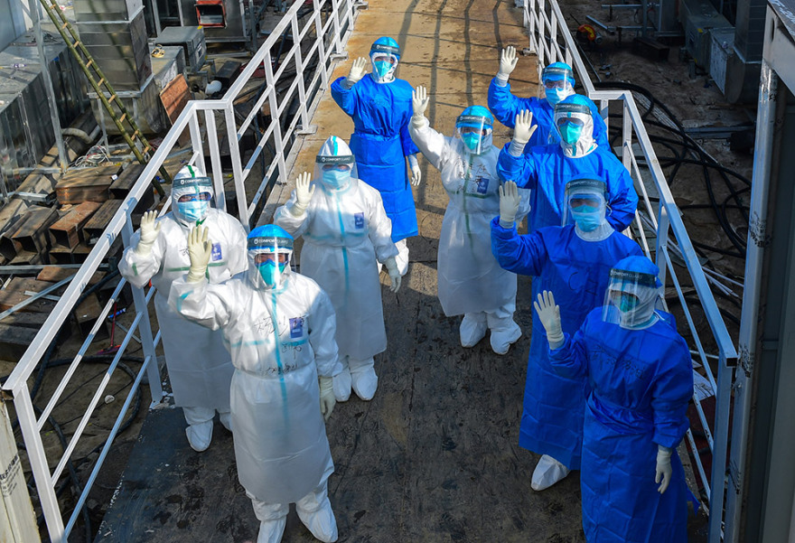 Κορωνοϊός: Ξεκίνησε η μεταφορά ασθενών στο νοσοκομείο της Ουχάν που κατασκευάστηκε σε 10 μέρες