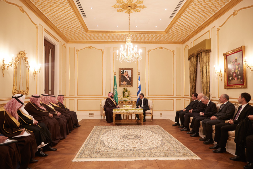 Μητσοτάκης στη Σαουδική Αραβία: Οι Patriot και οι γεωπολιτικές συμμαχίες «ξεκλειδώνουν» αραβικές επενδύσεις