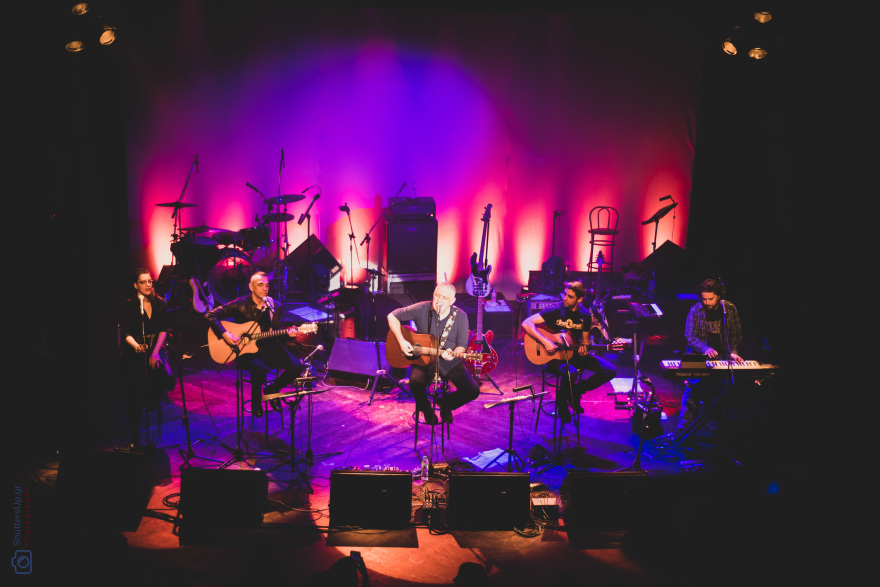 Ο Νίκος Πορτοκάλογλου παρουσιάζει την παράσταση Juke Box