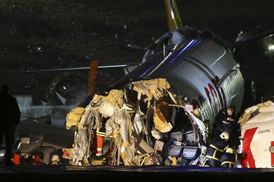 Κωνσταντινούπολη: Βίντεο ντοκουμέντο από την συντριβή του αεροπλάνου - Τρεις οι νεκροί