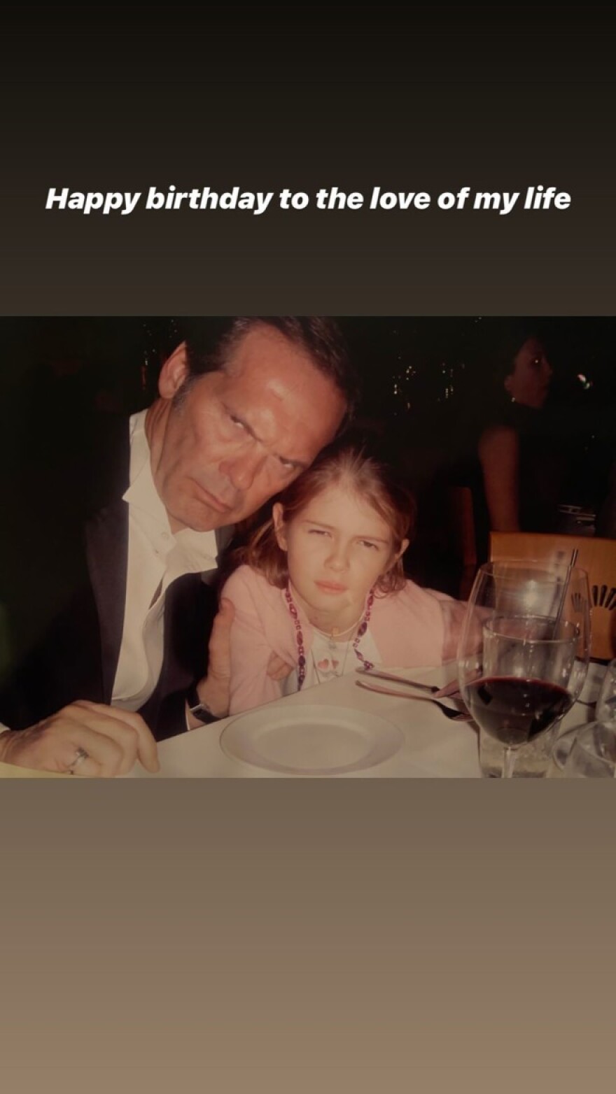 Πέτρος Κωστόπουλος: Χρόνια πολλά από τα κορίτσια του για τα γενέθλιά του