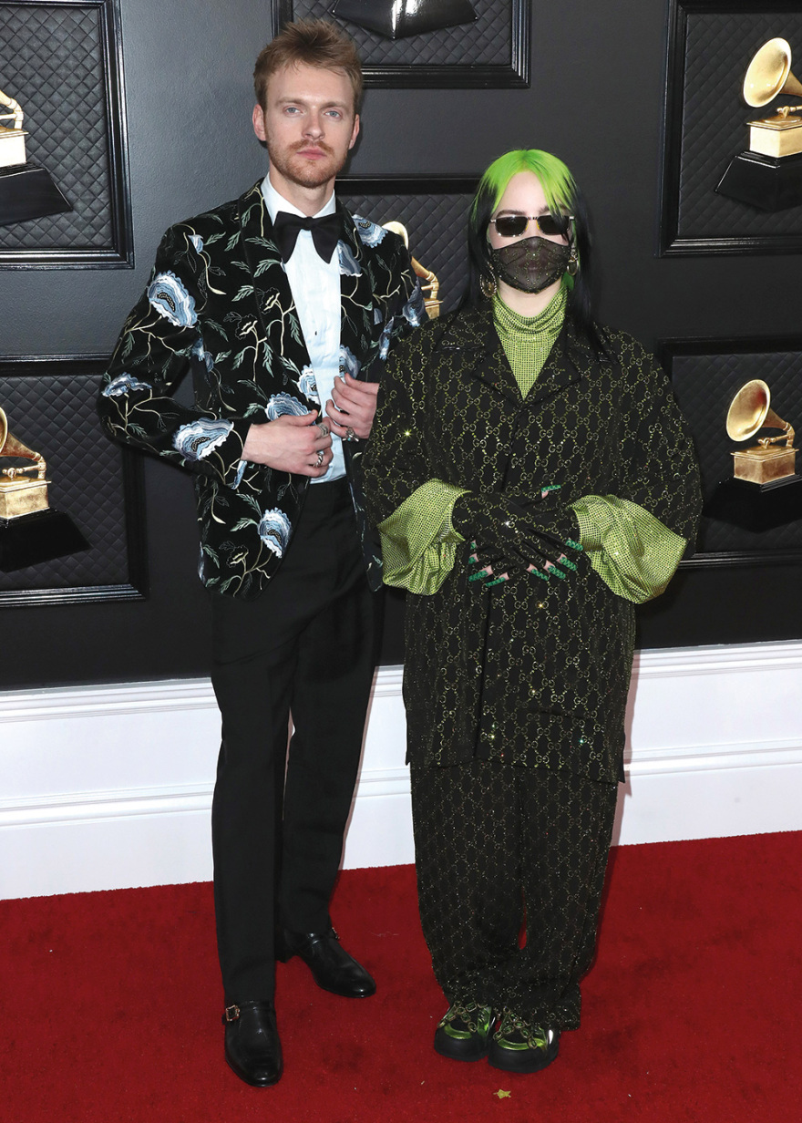 Όσα πρέπει να ξέρετε για το φαινόμενο Billie EΙlish