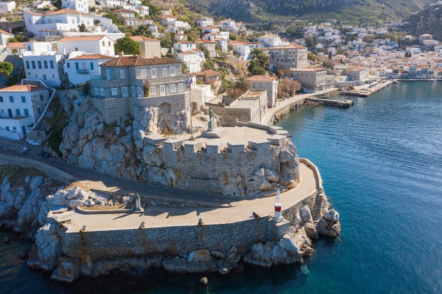 «Η Ύδρα για το '21»: Αναστοχασμός της Ιστορίας με το βλέμμα στο μέλλον