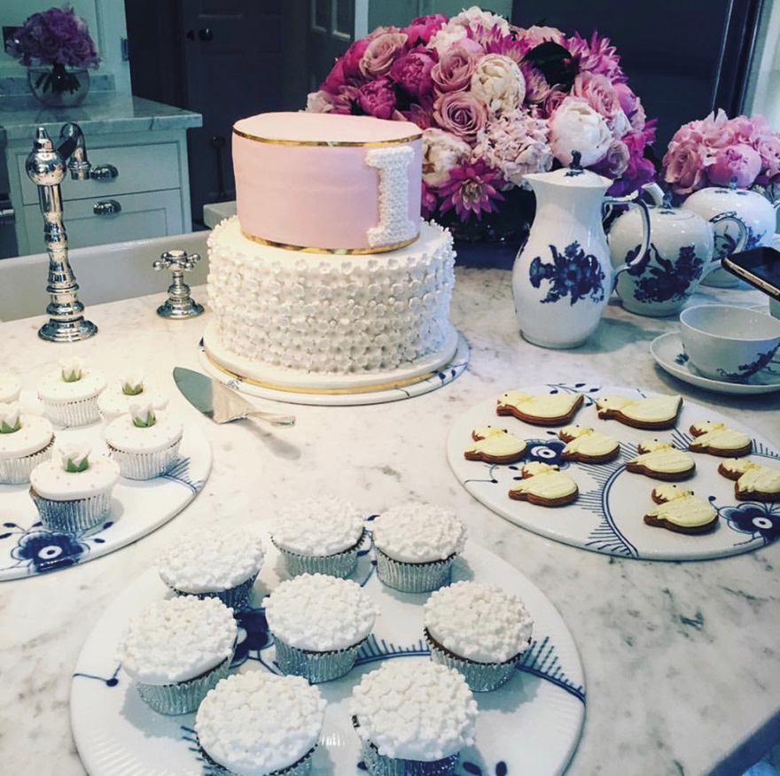 Η Μαρί-Σαντάλ έγραψε βιβλίο με μαθήματα savoir vivre για παιδιά