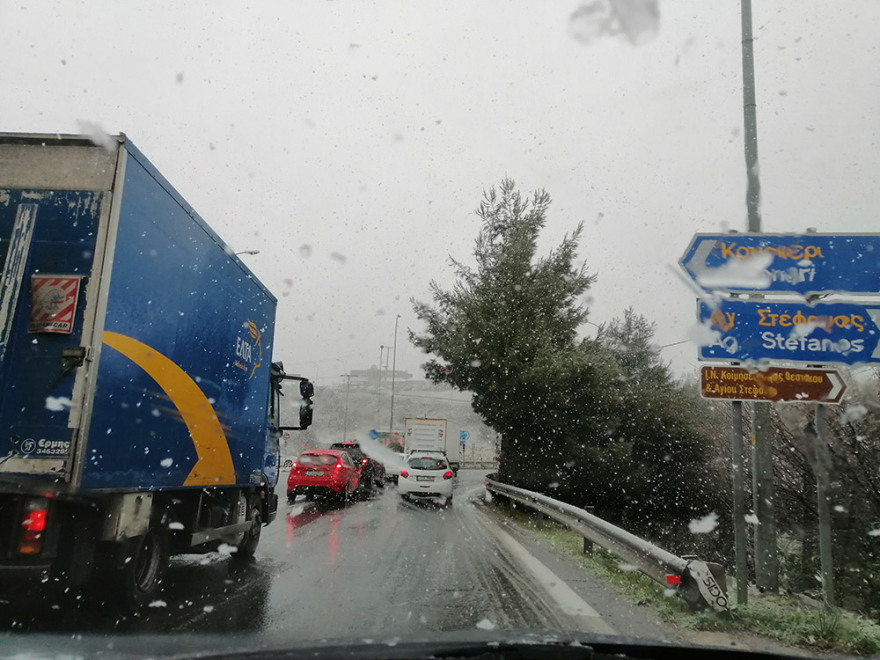 Καιρός: Κακοκαιρία «χτυπάει» την Αττική - Χιόνια σε Πάρνηθα, Πεντέλη και Άγιο Στέφανο 