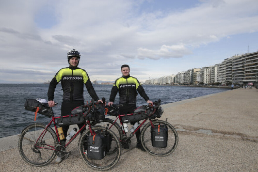 Τσέχοι θα ταξιδέψουν από την Αθήνα στο Τόκιο με ποδήλατο για να δουν τους Ολυμπιακούς Αγώνες