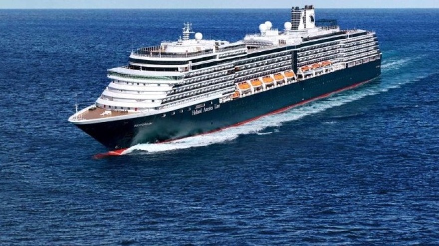 Κορωνοϊός: Σε καραντίνα τρία κρουαζιερόπλοια - Σε κατάσταση τρόμου και θυμού χιλιάδες επιβάτες 