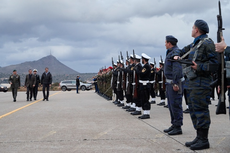 Σούδα: Επίσκεψη Μητσοτάκη στην 115 Πτέρυγα Μάχης 