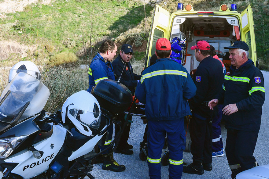 ΕΛΑΣ: Εντυπωσιακές εικόνες από τη σύλληψη των 3 Αλβανών ληστών στην Αρχαία Κόρινθο