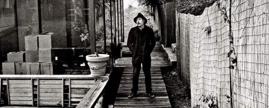 Ο τραγουδιστής των Tindersticks στο protothema.gr: Νιώθω πως ανήκω στην Ελλάδα!