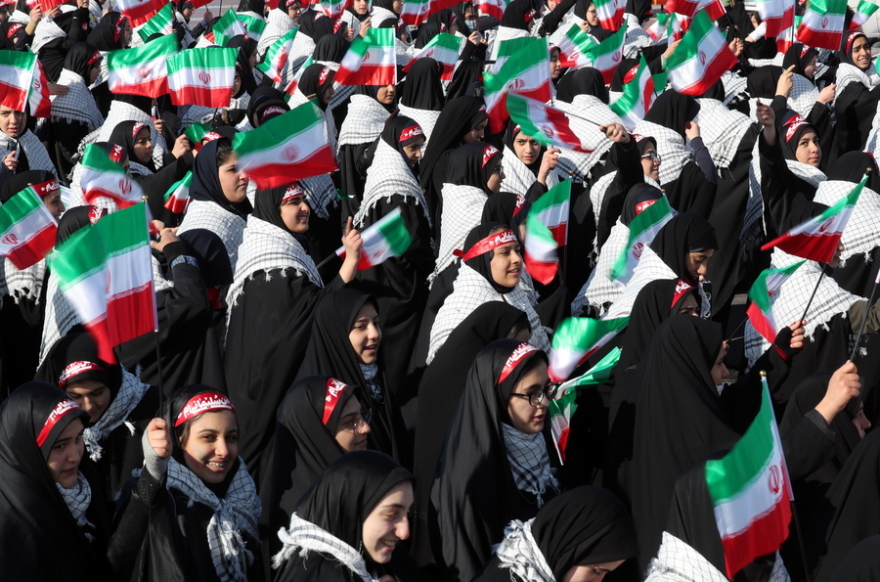 Ιράν: Χιλιάδες Ιρανοί στους δρόμους για την 41η επέτειο της Ισλαμικής Επανάστασης