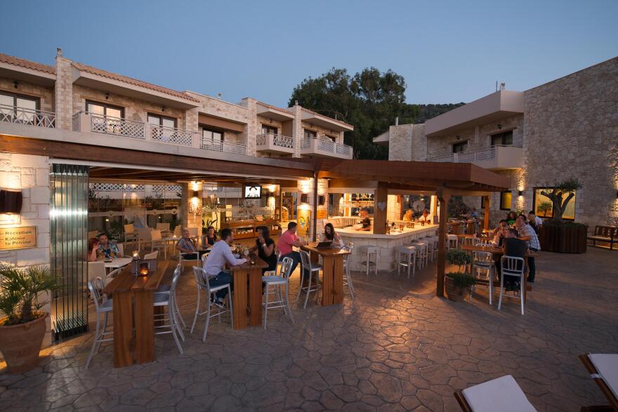 Swingers: Επιστρέφουν στην Κρήτη για «ατελείωτες» σαρκικές απολαύσεις 